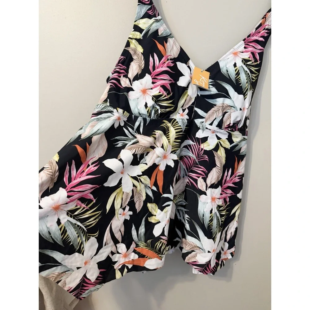 Kona Sol Tankini Swimsuit Top size 2X (20/22) w/Built-in Light Padding - NWT